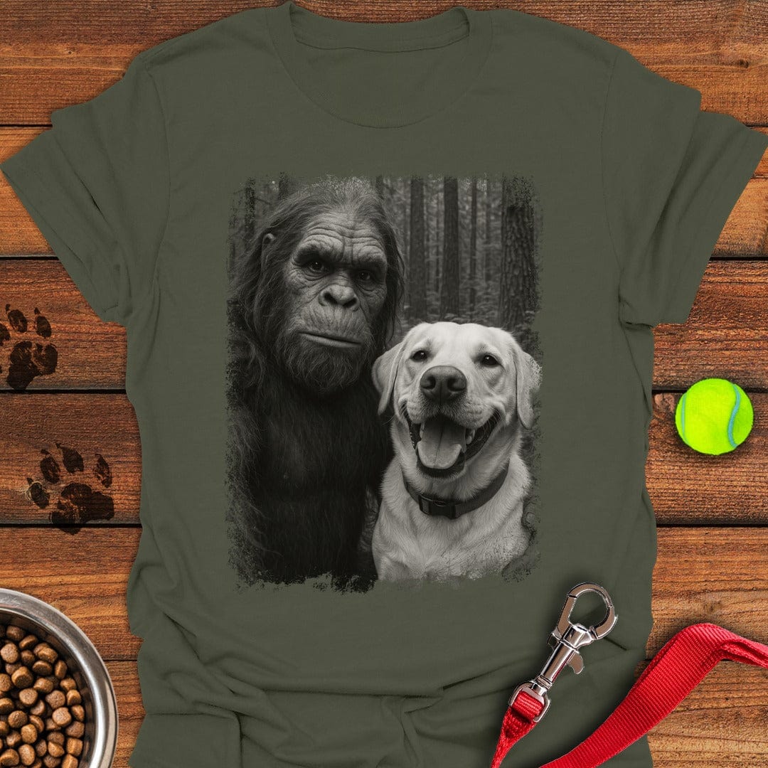 Bigfoot & Labrador Selfie T-Shirt Sleepy Dog Clothes Mother's Day Gifts For For Wife From Husband