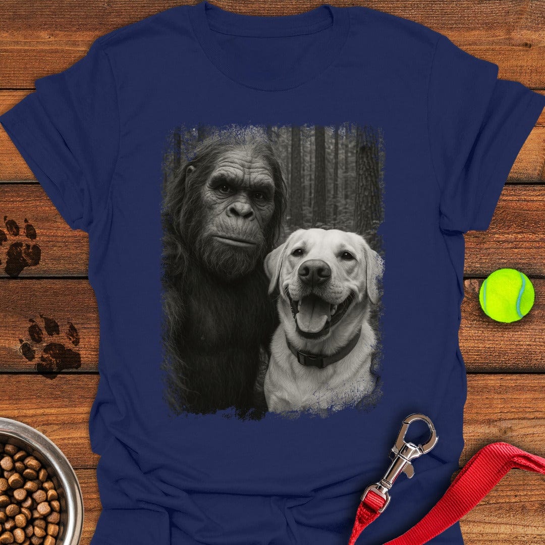 Bigfoot & Labrador Selfie T-Shirt Sleepy Dog Clothes Mother's Day Gifts For For Wife From Husband