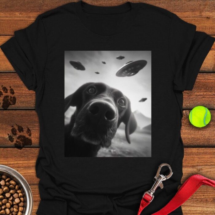 Funny Labrador UFO T-Shirt Dog Meme Shirt Labrador Retriever Gifts For Dog Lovers