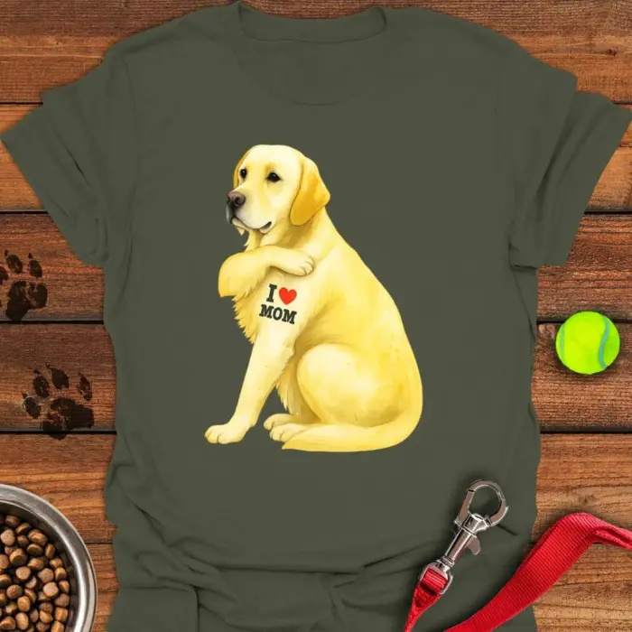 Yellow Labrador I Love Mom T-Shirt Mother's Day Gifts For Yellow Lab Lovers